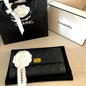 Authentic Chanel Wallet black lamb skin.